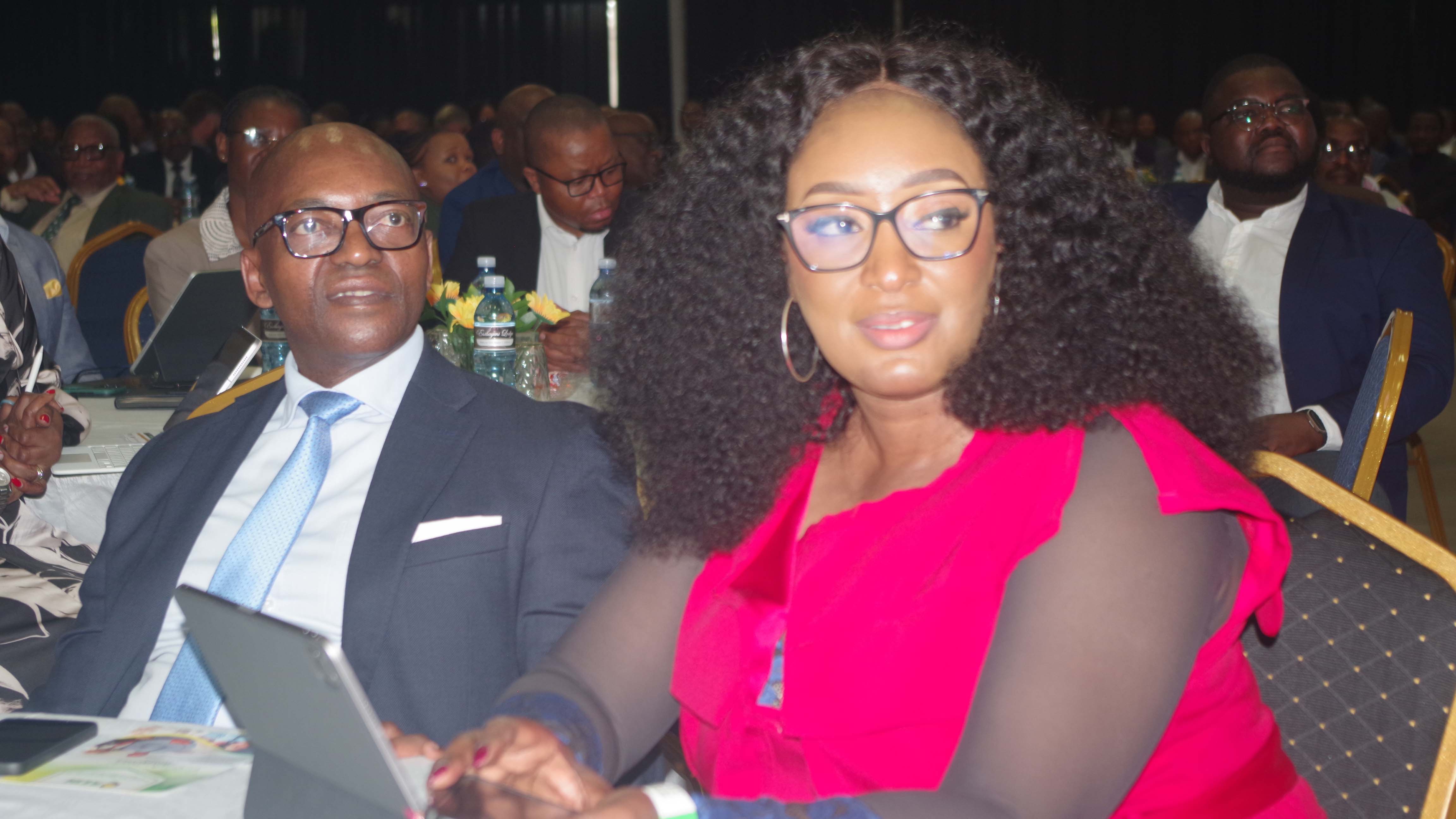 Municipal Council of Manzini CEO Dr Lungile Dlamini (R) and Business Eswatini CEO Nathi Dlamini.